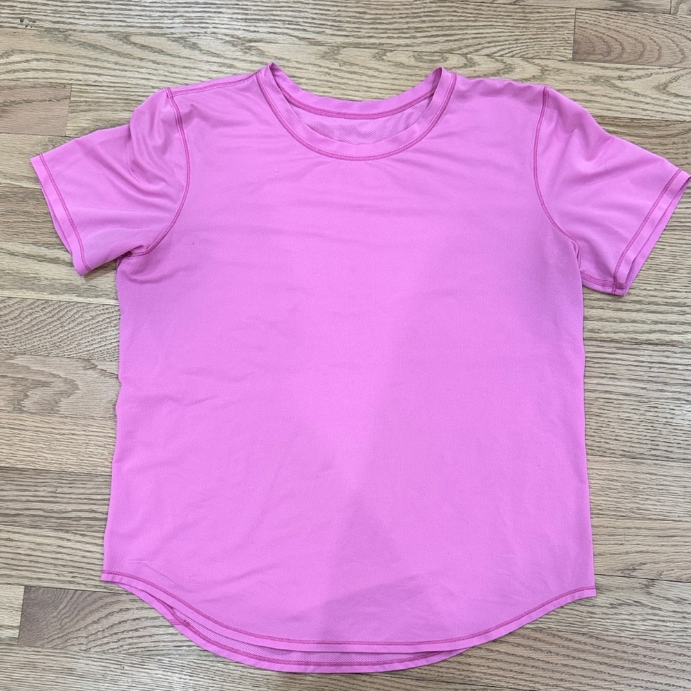 Lululemon Women’s Tech Shirt - Size 6